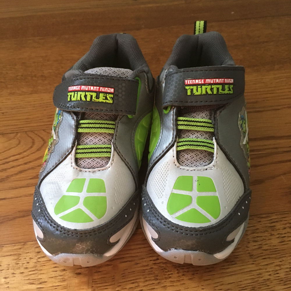 NWOT Teenage Mutant Ninja Turtle Sneakers